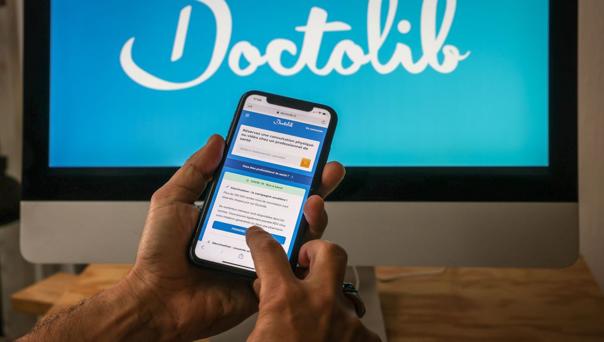 Application Doctolib affichée sur un smartphone